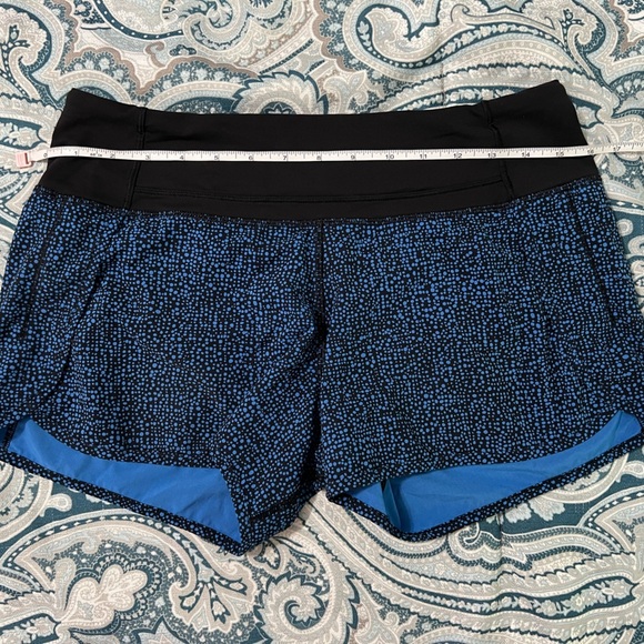 Lululemon Run Times Short Bubbles Pipe Dream Blue Black / Black (Size 6) - Picture 14 of 15